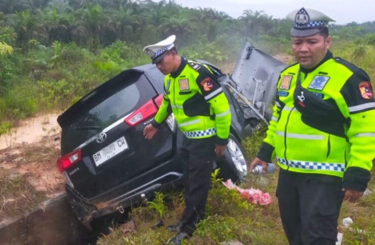 Kecelakaan Maut di Tol Permai, Toyota Innova Keluar Jalur Akibat Pengemudi Mengantuk
