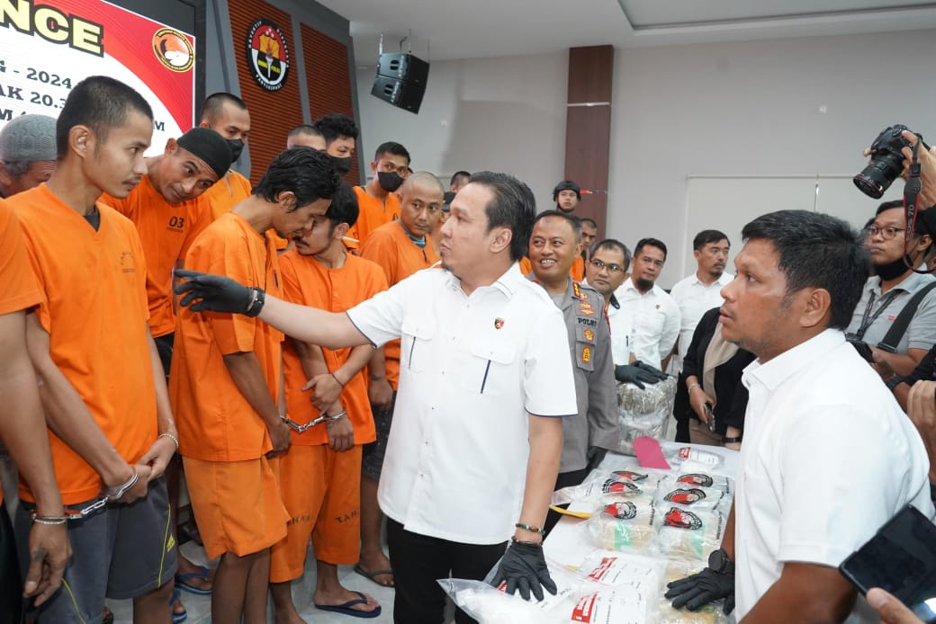 Polda Riau Tangkap 485 Pengedar Narkoba pada Operasi Antik 2024, 20 Kg Sabu Disita