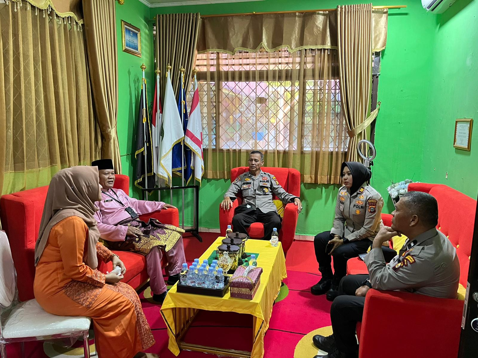 Cooling System Jelang Pilkada, Kapolsek Senapelan Sambangi SMU Negeri 7 Pekanbaru