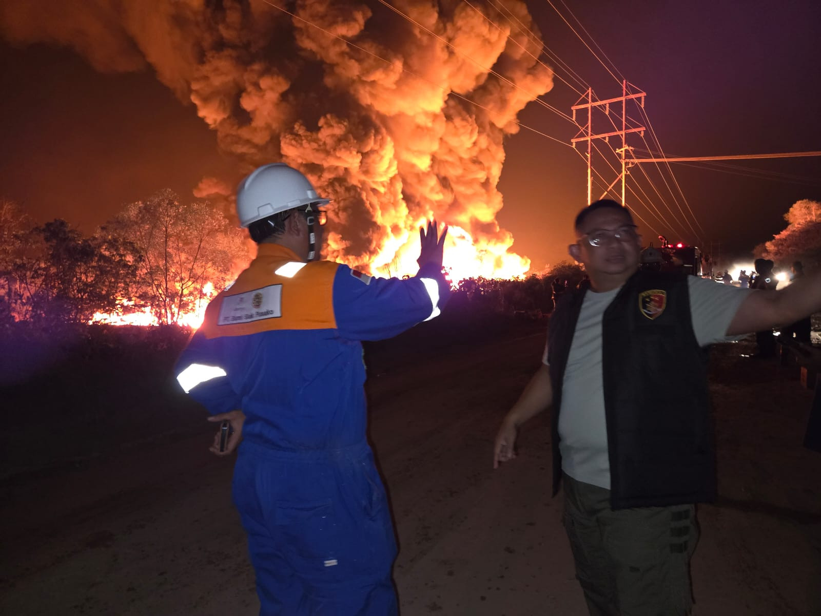 Kolam Minyak Mentah Milik PT BSP di Siak Terbakar Hebat