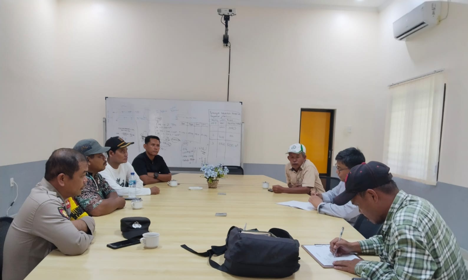 Gencar Sosialisasikan Pilkada Damai, Polsek Pujud Ajak Tokoh Pemuda Berkolaborasi