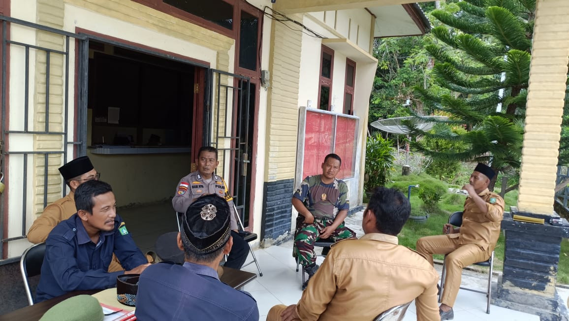 Polsek Rupat Utara Sambangi Kantor Desa Suka Damai Jelang Pilkada Serentak 2024