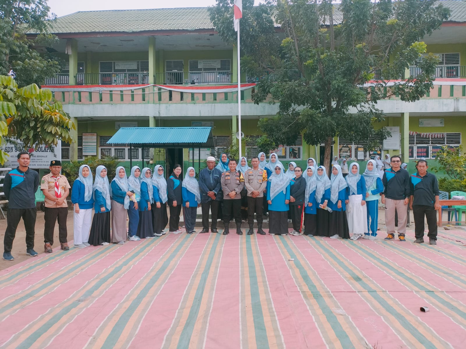 Pererat Silaturahmi dan Kerjasama Polsek Mandau Kunjungi SDN 8 Bathin Solapan