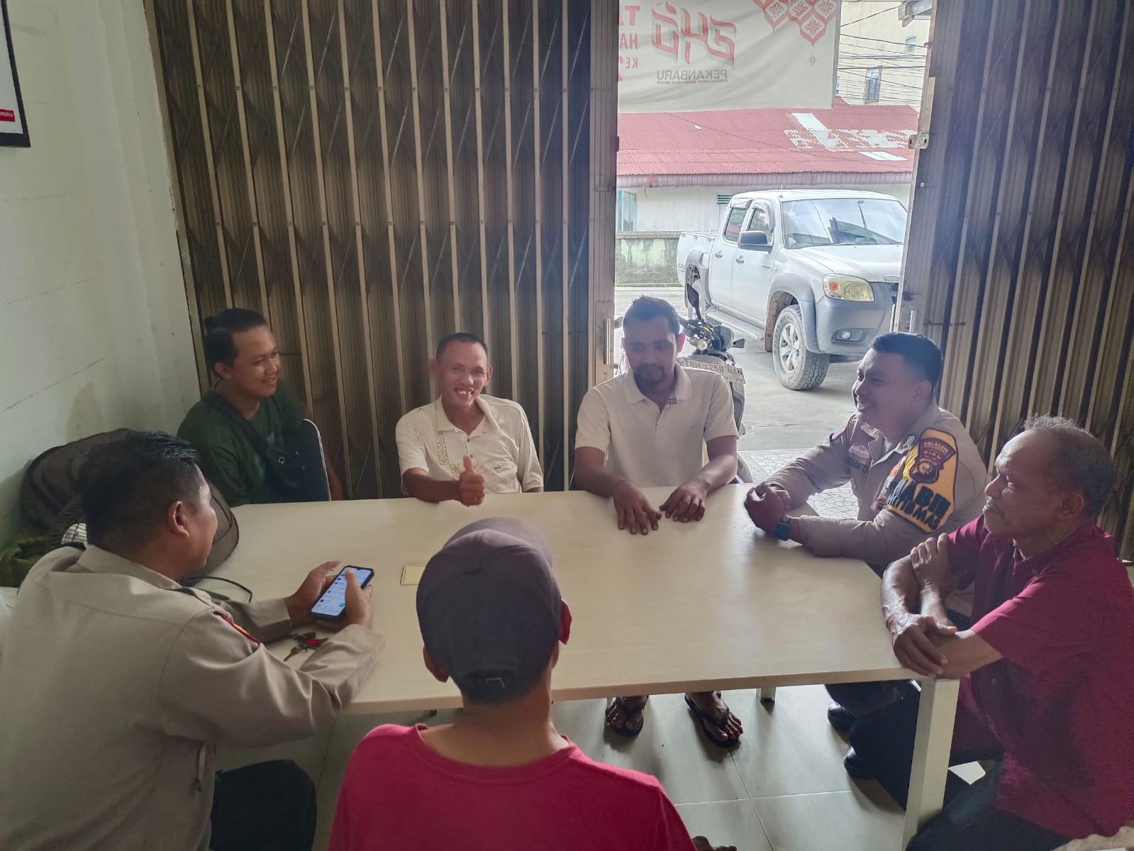 Sosialisasi Pemilu Damai, Polsek Senapelan Sambangi Buruh Pabrik