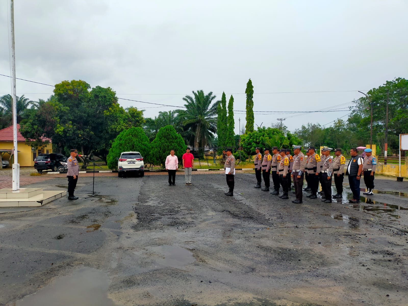Pimpin Apel Pagi, Ini Pesan Tegas Kapolsek Pujud Wujudkan Pilkada Damai