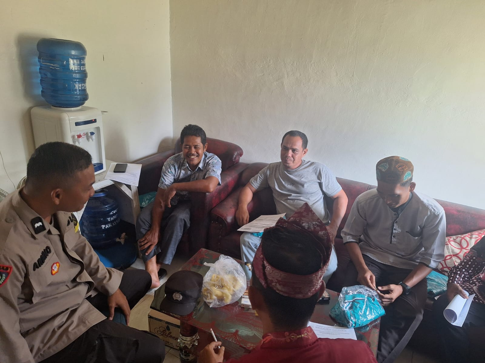 Personil Polsek Rambahhilir Gelar Coolling System Pilkada 2024 di Desa Rambah Pasir Utama