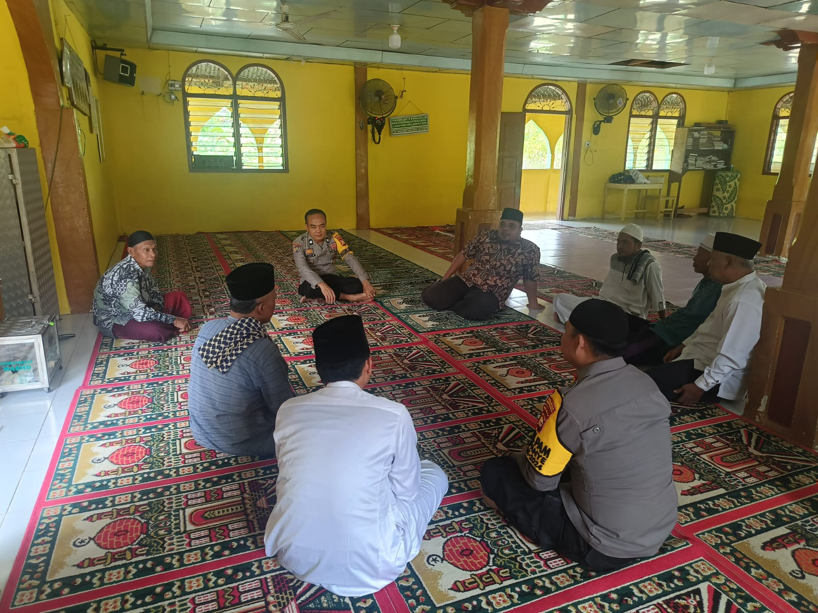 Ciptakan Situasi Aman dan Kondusif Selama Tahapan Pilkada 2024, Kapolsek Tandun Gandeng Tokoh Agama