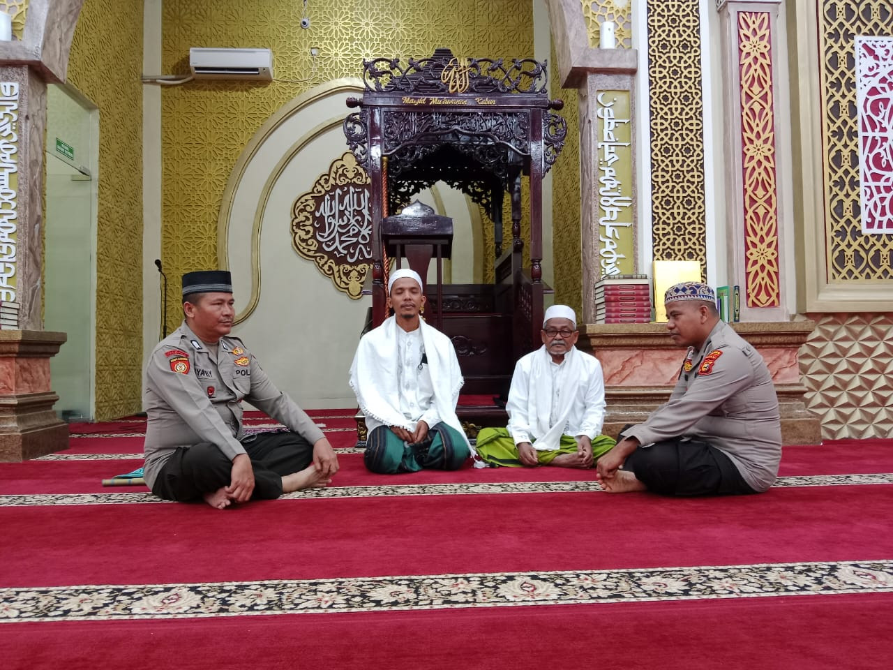 Giat Sholat Shubuh Berjamaah, Kapolsek Kabun Sosialisasikan Cooling System Bersama Jemaah Mesjid Al Muawanah