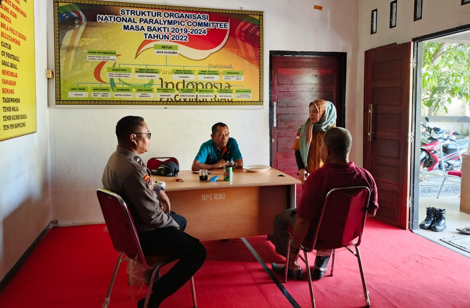 Polsek Tenayan Raya Sampaikan Pesan Pilkada Damai Bersama Masyarakat Pematang Kapau Kulim