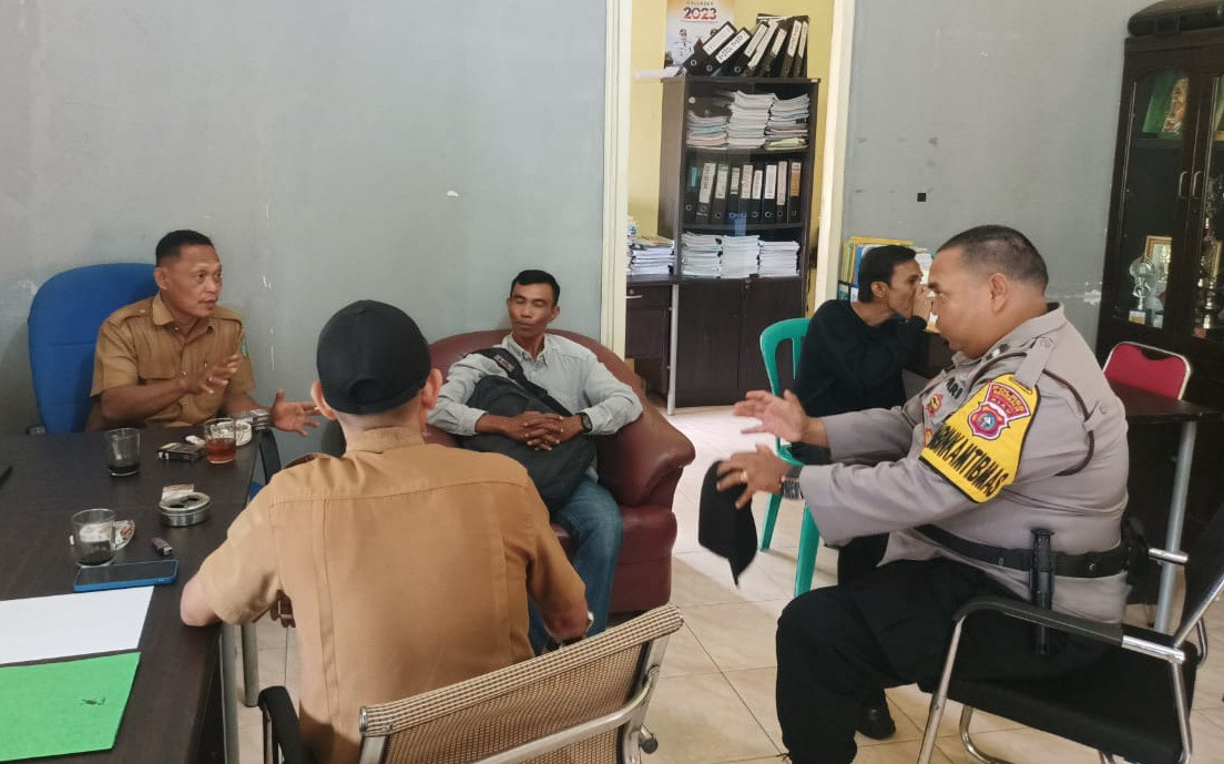 Utamakan Ramah Tamah, Ini Cerita Bhabinkamtibmas Desa Sukamaju