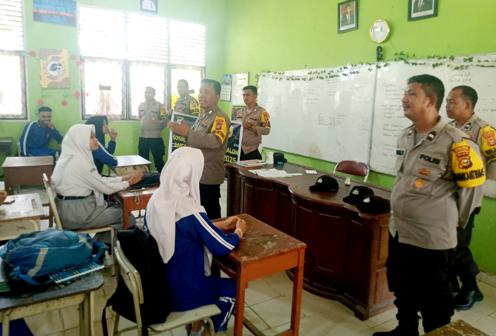 Sasar Pelajar, Polsek Mandau Gencar Sosialisasi Penerimaan Anggota Polri