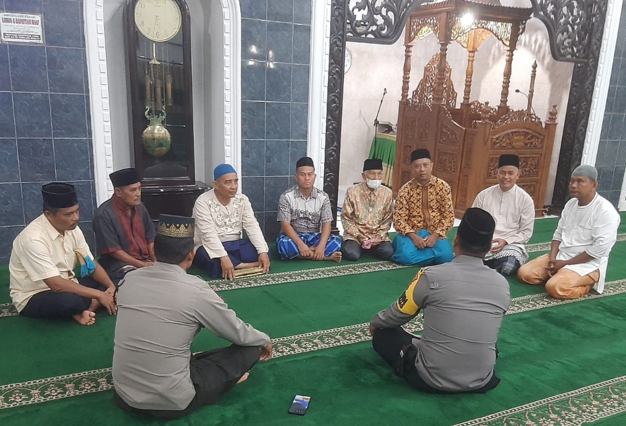 Jalin Silaturahmi, Polsek Rumbai Sambangi Jamaah Masjid Al-Arrafah, Ciptakan Pemilukada Damai