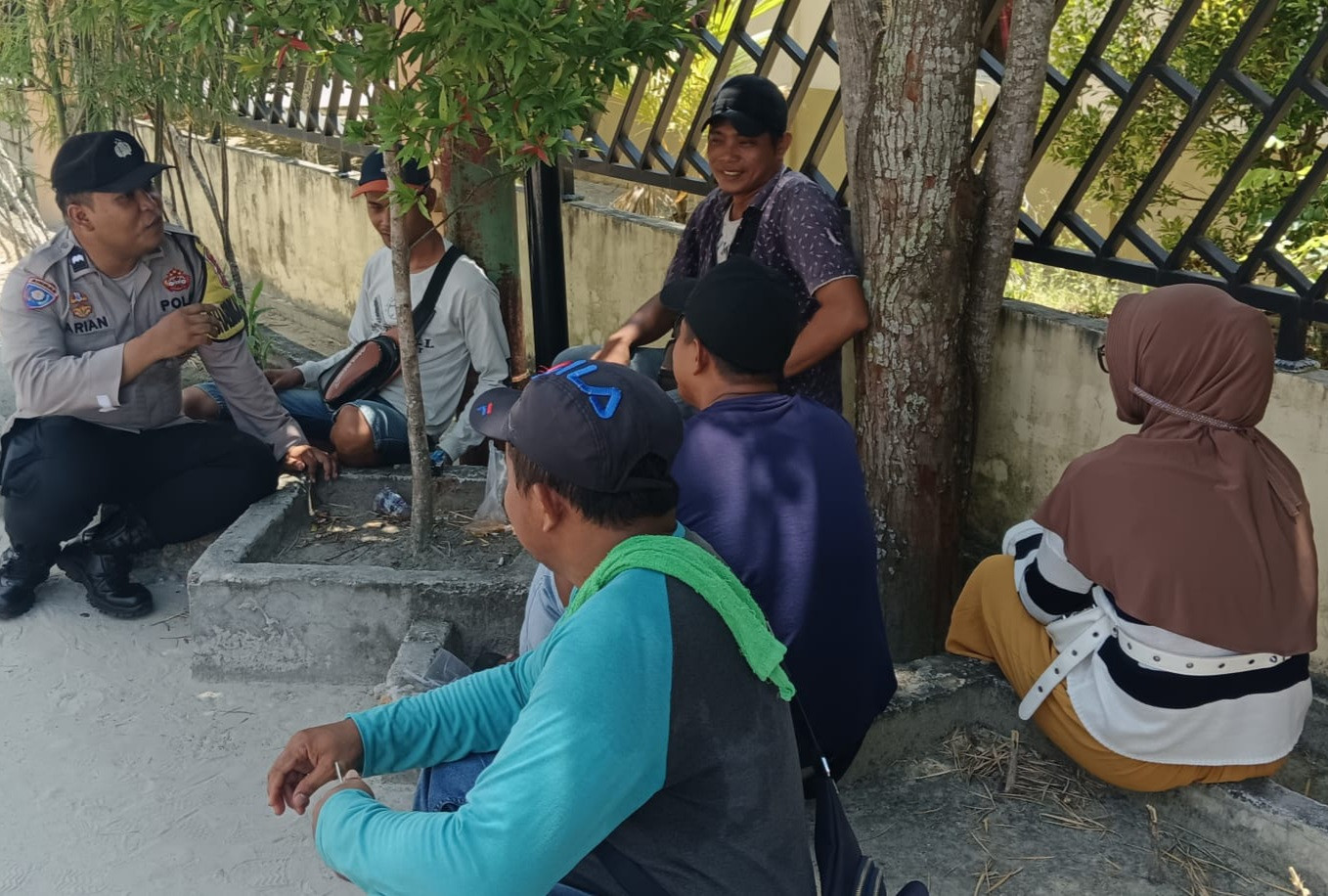 Polsek Mandau Ajak Masyarakat Gajah Sakti Wujudkan Pemilukada Damai dan Kondusif