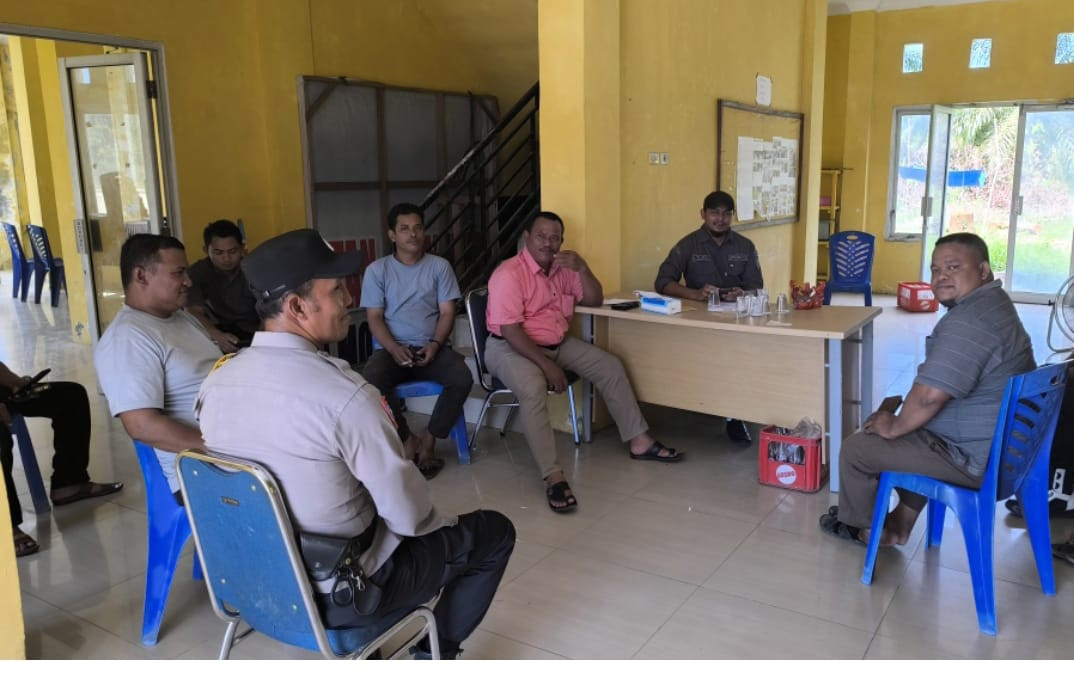Bhabinkamtibmas Polsek Pujud Gelar Cooling System di Sungai Pinang