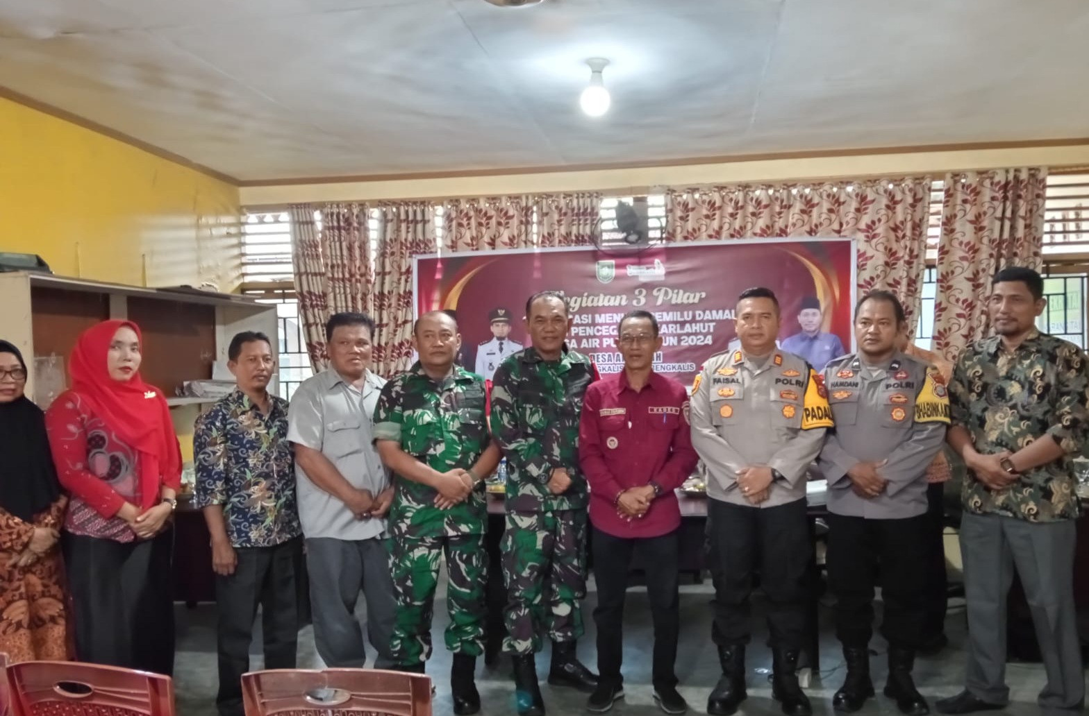 TNI Polri Lakukan Sosialisasi Pilkada Damai di Desa Air Putih