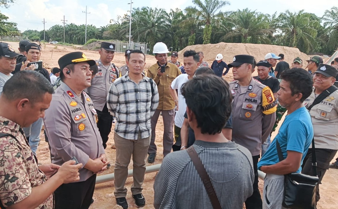 Ciptakan Kondusifitas, Kapolsek Mandau Hadir Dalam Penyelesaian Sengketa Lahan di Kulim 100