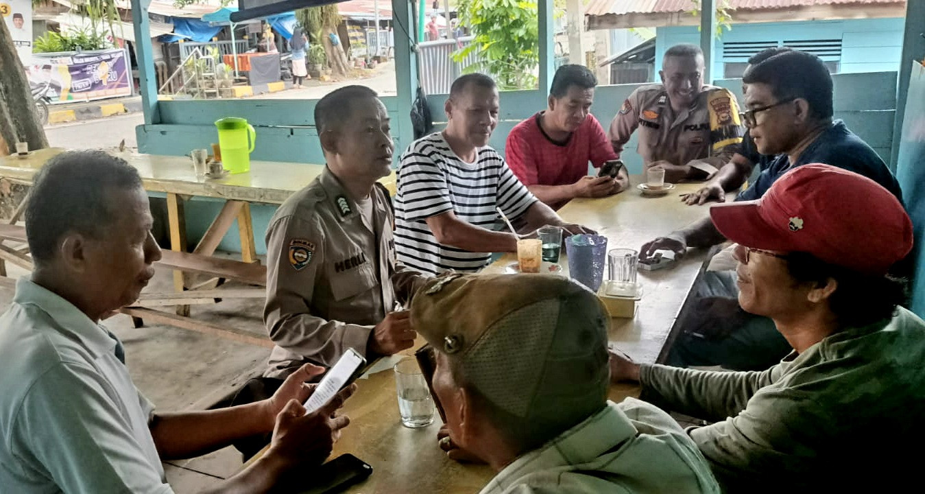 Sukseskan Pilkada Damai, Polsek Senapelan Pererat Silaturahmi Bersama Warga Kampung Bandar