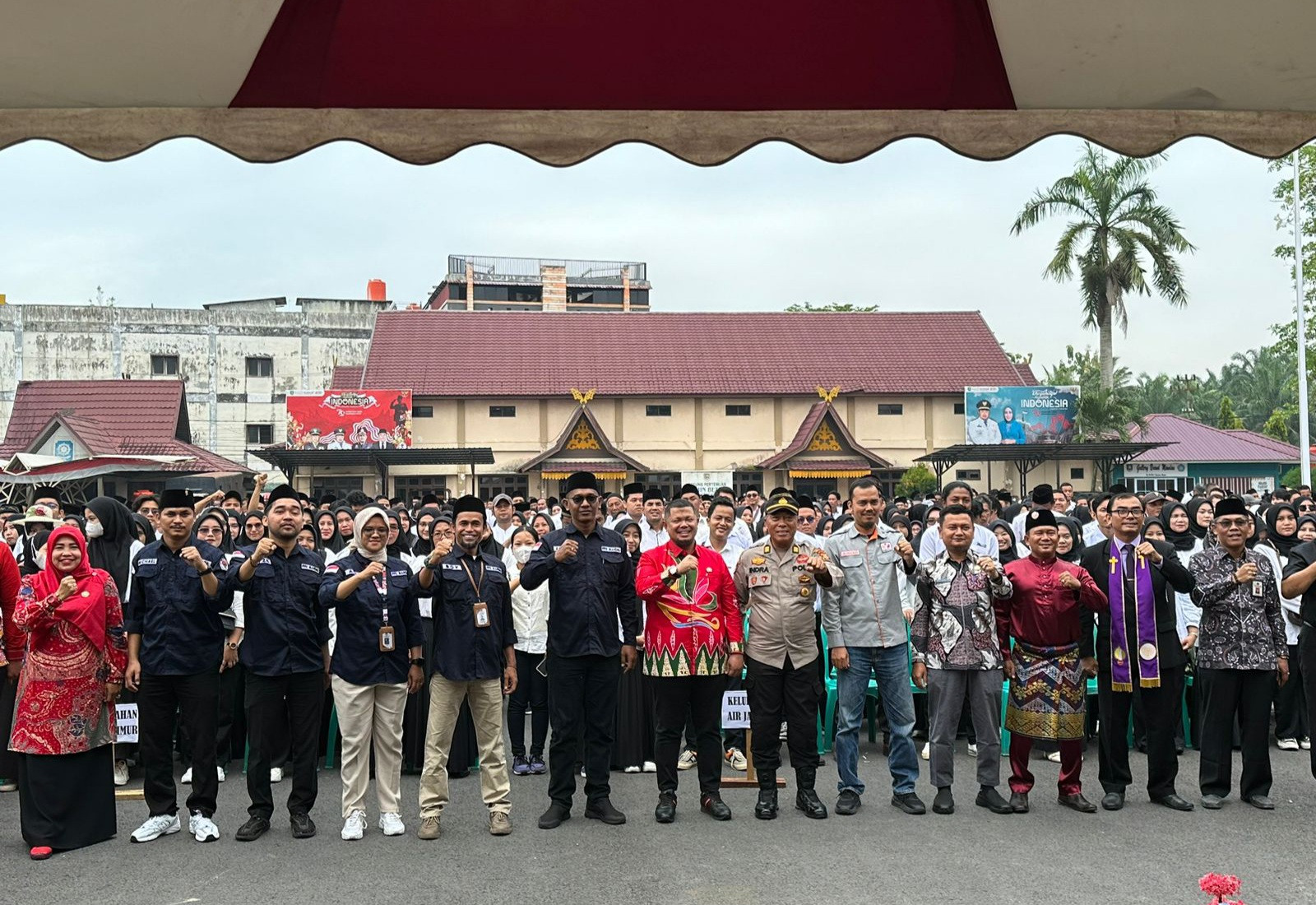 Polsek Mandau Hadiri Pelantikan Petugas KPPS Pilkada 2024 dan Ingatkan Pentingnya Kamtibmas