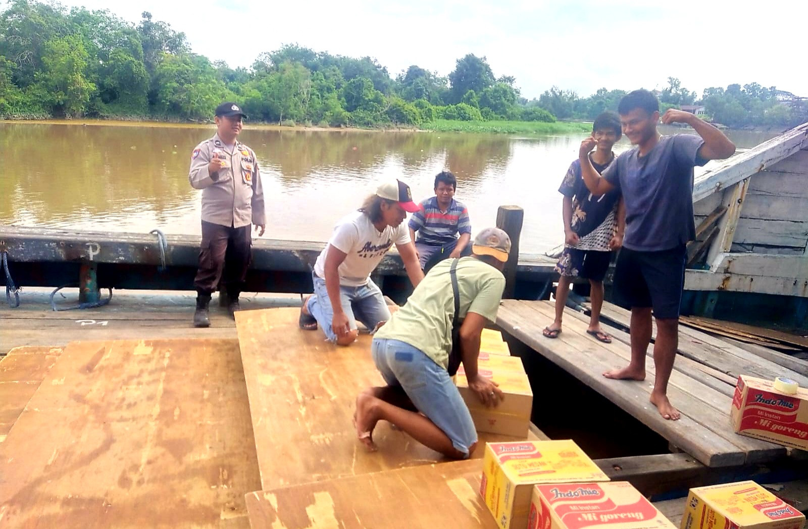 Sukseskan Pilkada 2024, Polsek Pelabuhan Tingkatkan Patroli Dialogis Bersama Masyarakat 