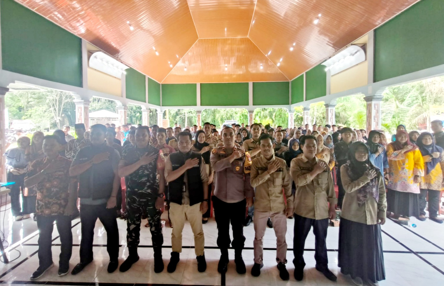 Polsek Siak Kecil Ingatkan Pentingnya Integritas pada Anggota KPPS dalam Bimtek Persiapan Pilkada 2024