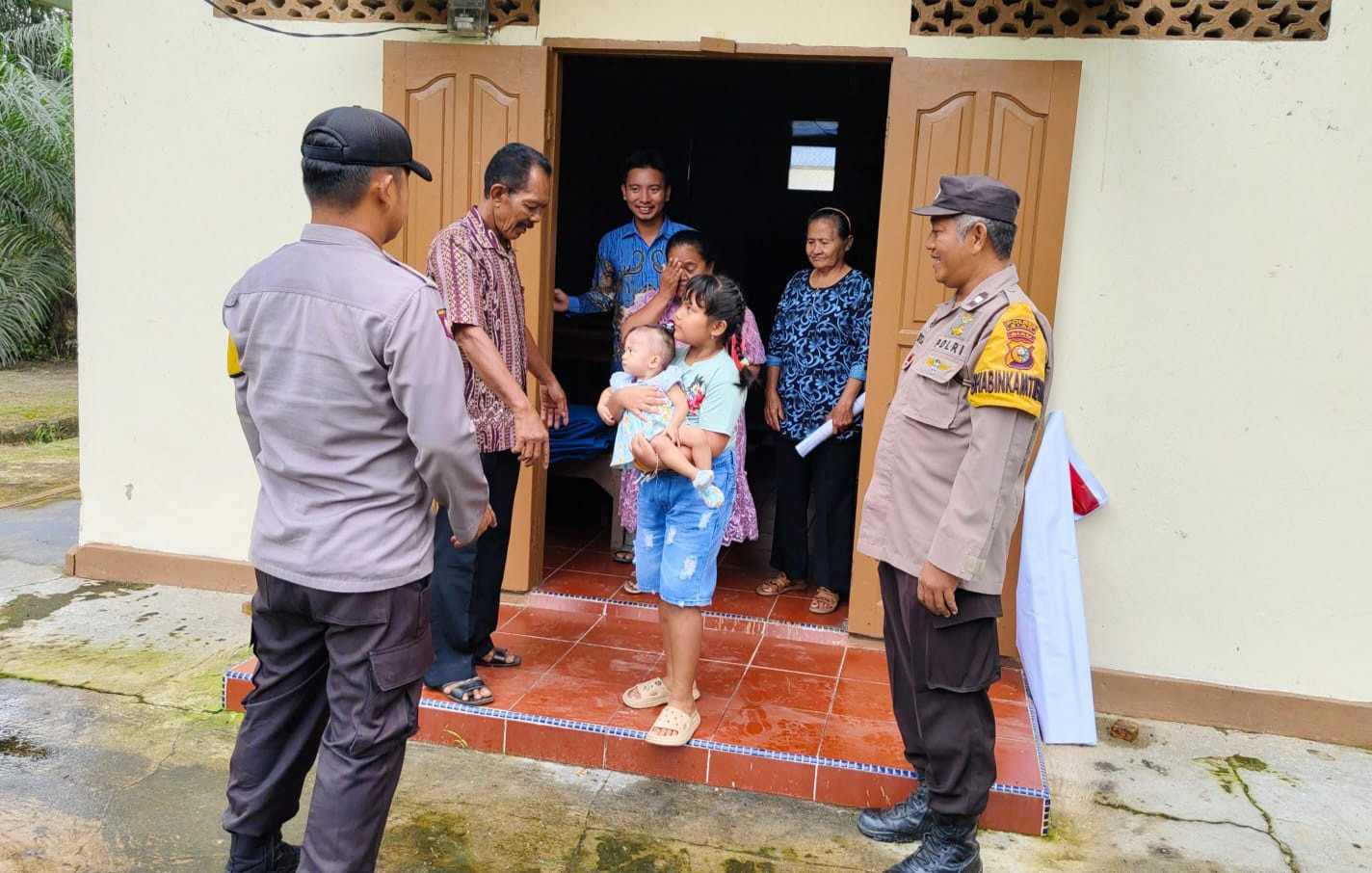 Gelar Minggu Kasih, Polsek Kerinci Kanan Sambangi Gereja dan Ajak Wujudkan Pilkada Damai 2024