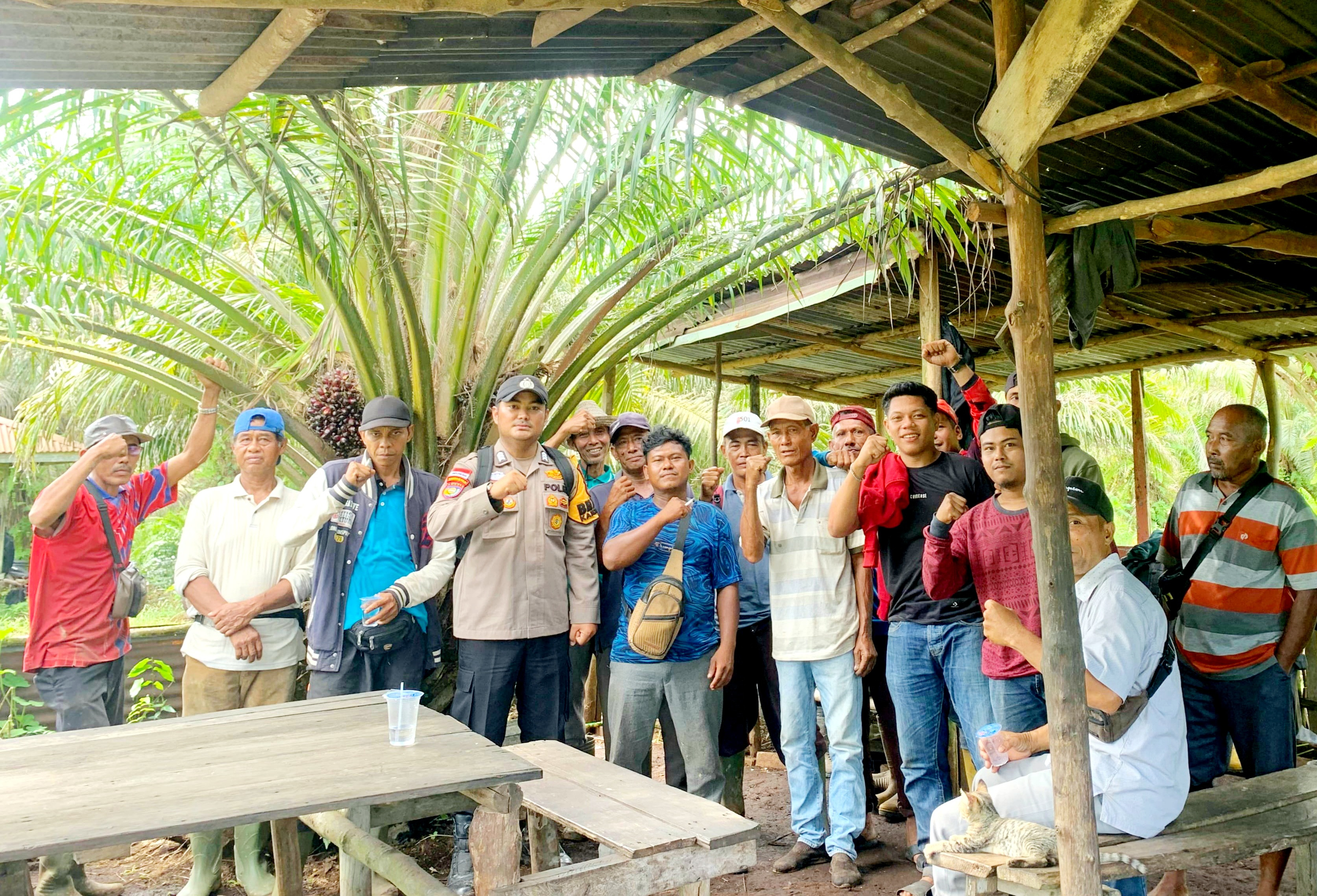 Polsek Bengkalis Ajak Petani Sawit Sukseskan Pilkada 2024