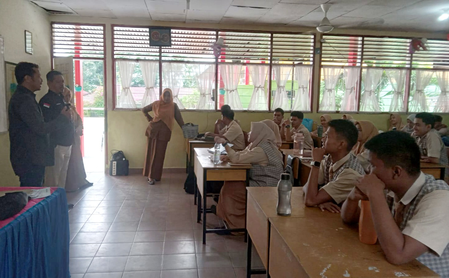 H-1 Jelang Pemungutan Suara, PPK Tenayan Raya Ajak Pemilih Pemula Untuk Gunakan Hak Suara