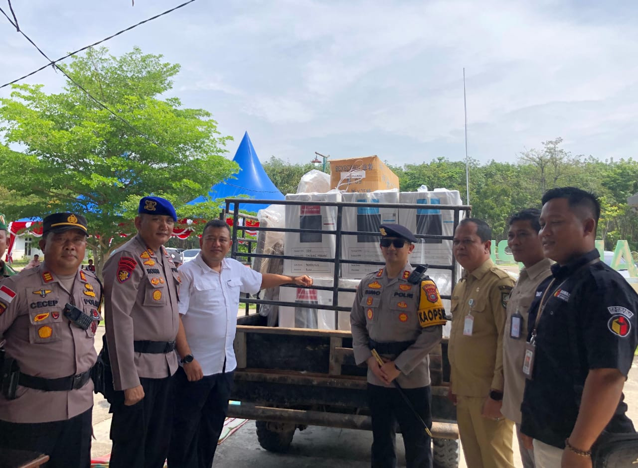 Pastikan Kelancaran Pendistribusian, Kapolres Bengkalis Tinjau Pengamanan Logistik Pemilu 2024
