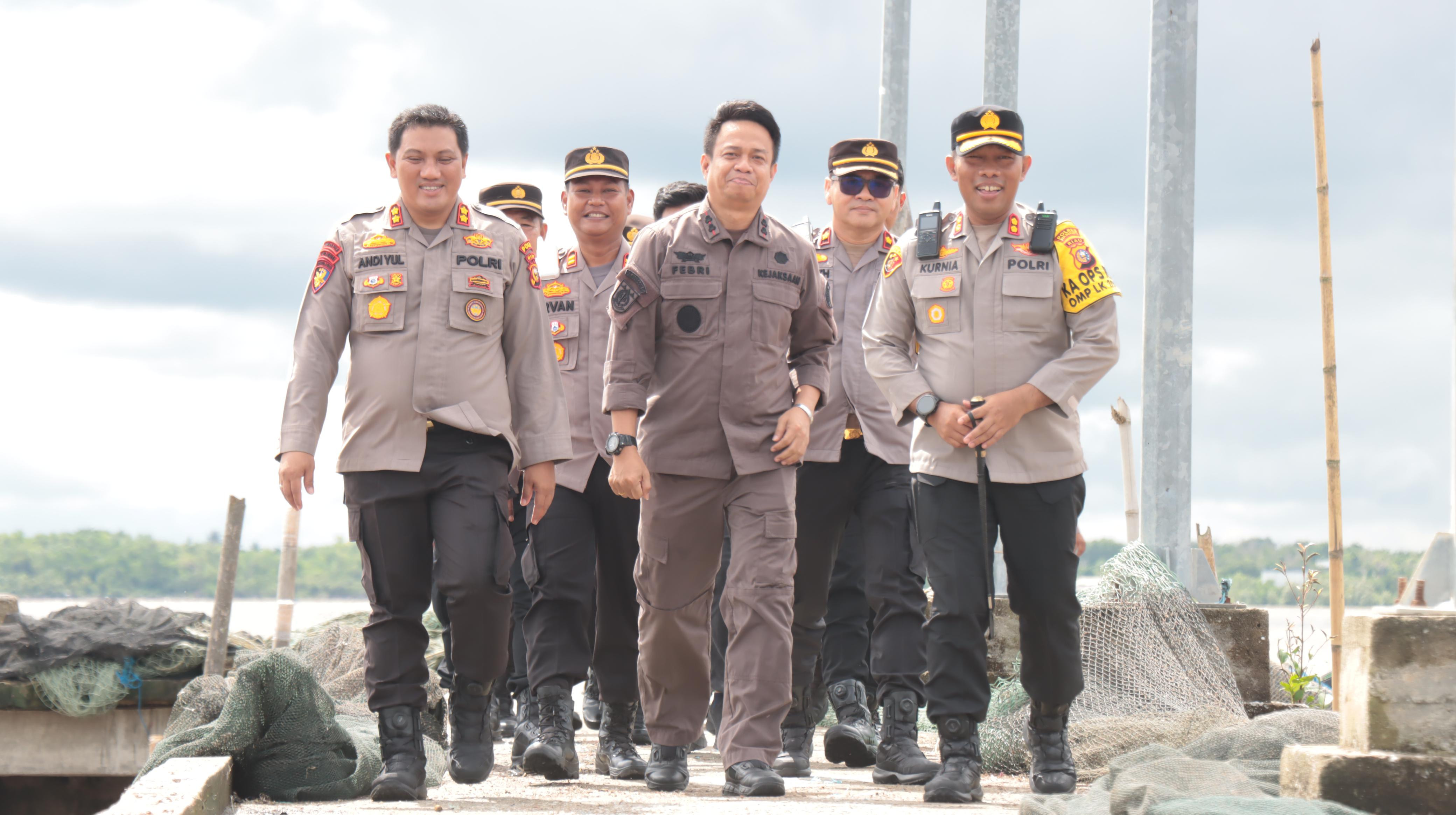 AKBP Kurnia dan Pamatwil Bersama Rombongan Tinjau Rapat Pleno di PPK Rasbar
