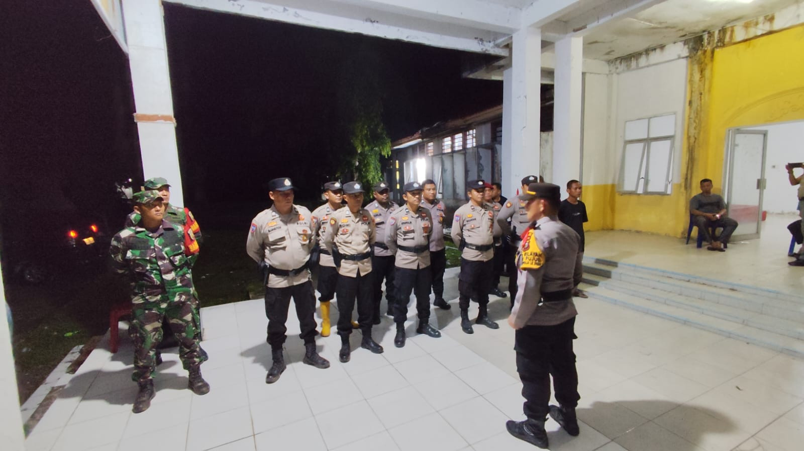 Pleno PPK Usai, Polsek Pujud Gelar Apel Kesiapsiagaan Pengawalan Logistik ke KPU Rohil
