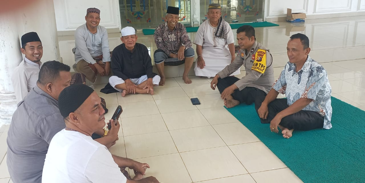 Bersama Anggota DPRD Rohil, Polsek Pujud Gelar Cooling System Paska Pilkada Serentak
