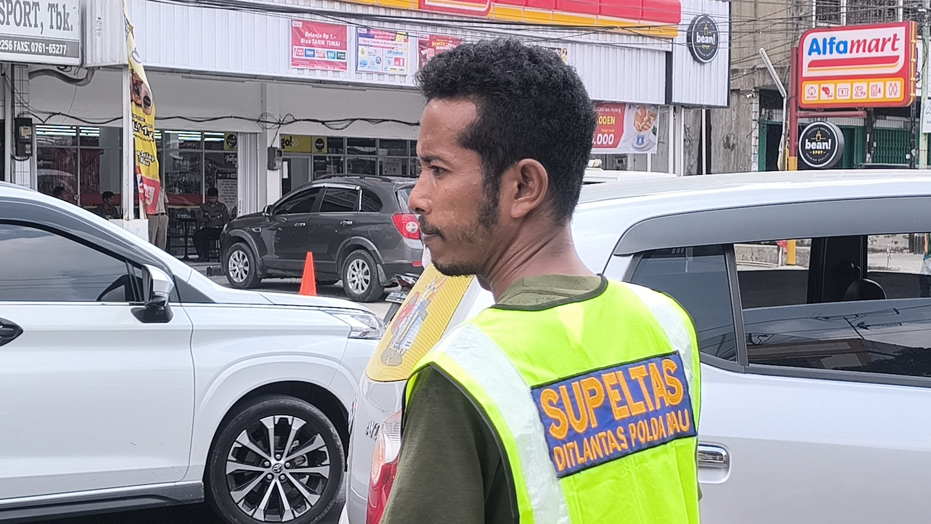 78 Pak Ogah Direkrut Jadi Sukarelawan Pengatur Lalu Lintas Polda Riau