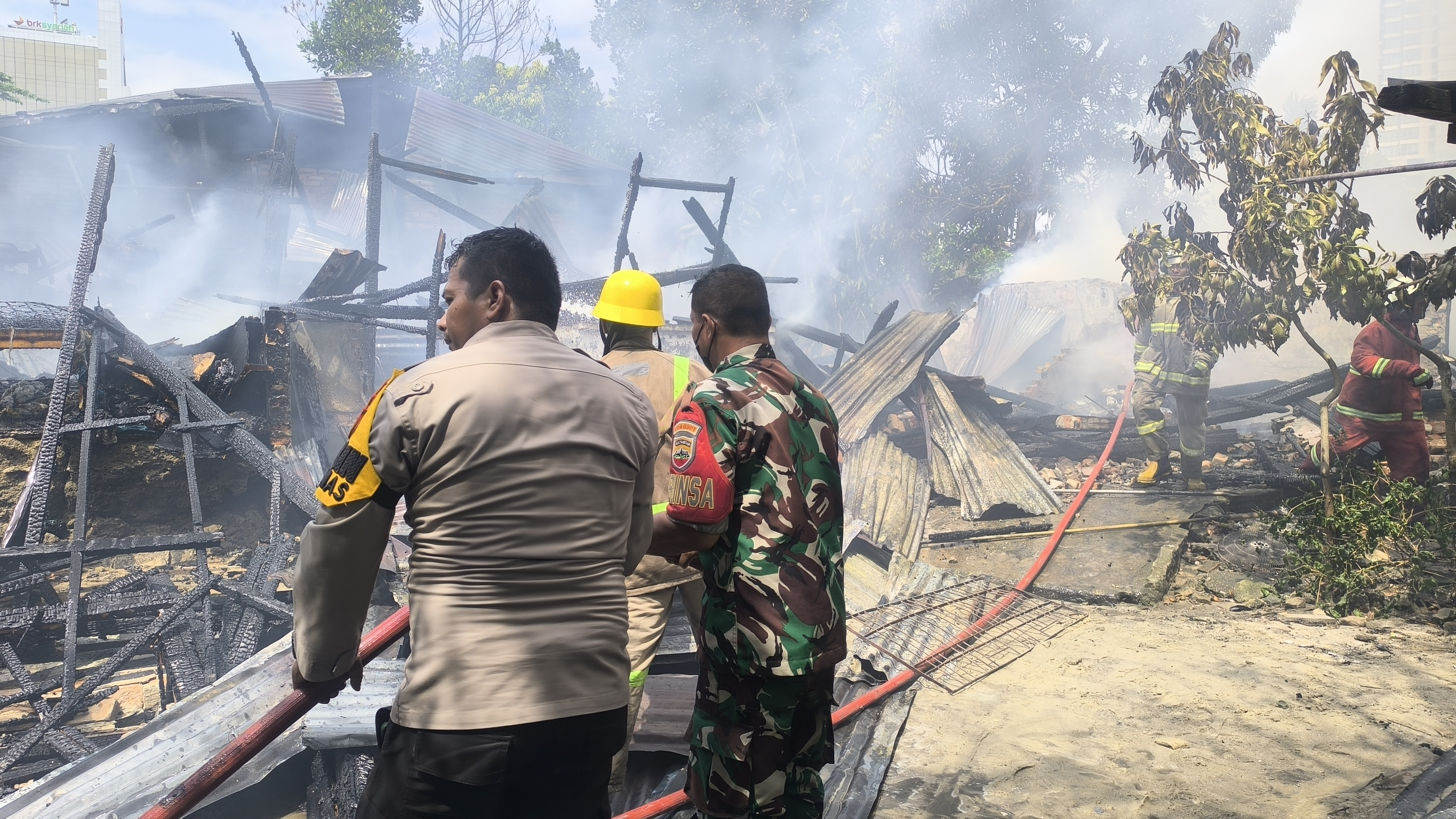 5 Petak Rumah Semi Permanen di Pekanbaru Ludes Terbakar