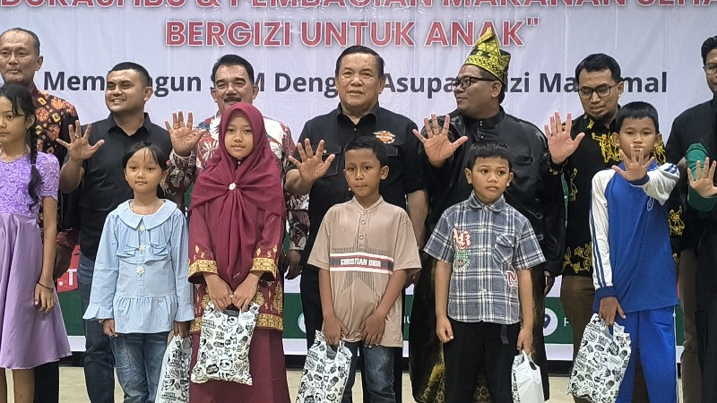 Cegah Stunting, Aspekur Bagikan Makanan Bergizi Gratis ke Ribuan Anak di Pekanbaru