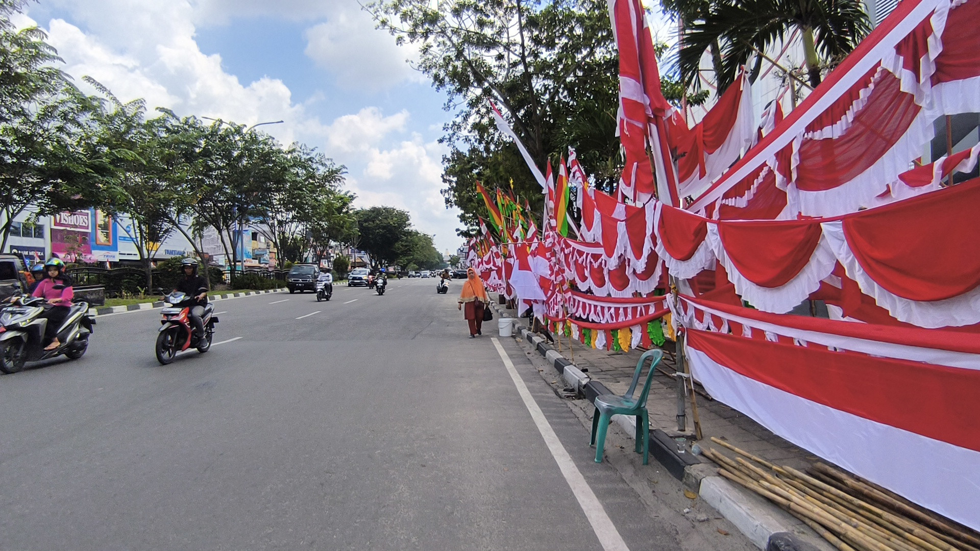 Pedagang Bendera di Pekanbaru Mengeluh Sepi