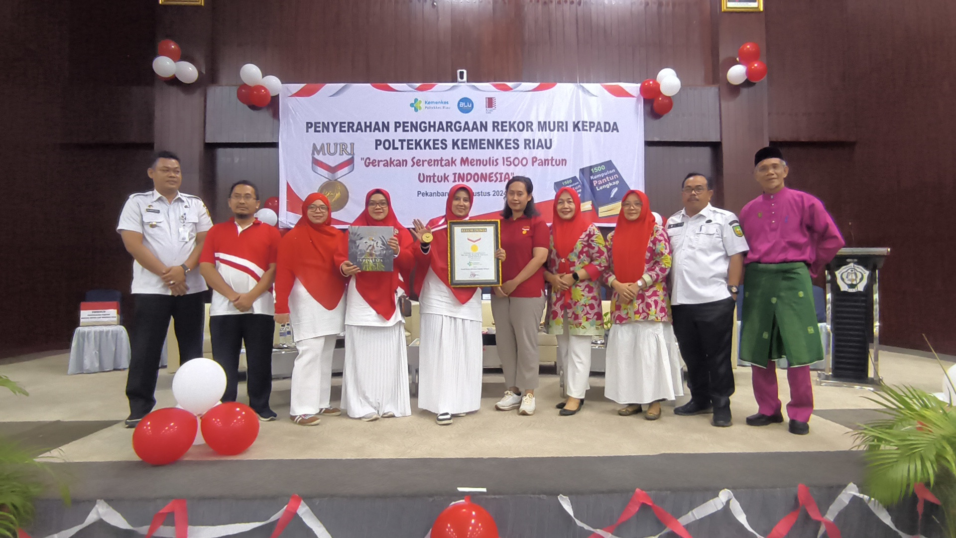 1.500 Pantun Kemerdekaan Pecahkan Rekor MURI