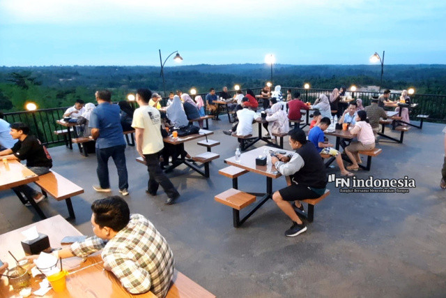 Menikmati Pemandangan Senja dari Monocsky Pekanbaru