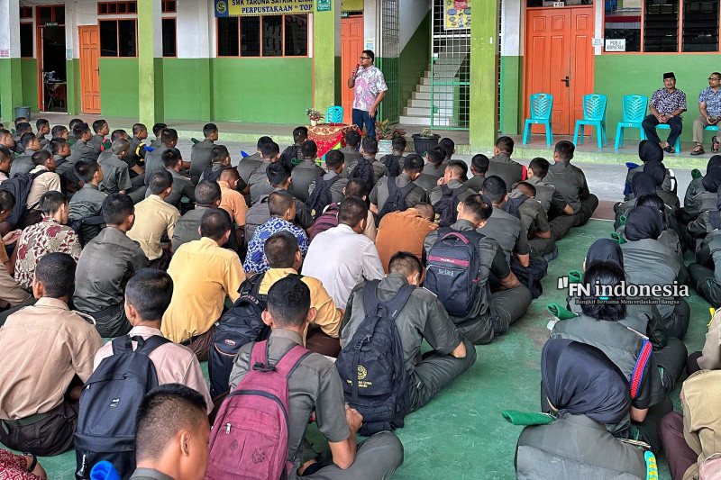 Wujudkan Pilkada Damai, AKBP Boby Sosialisasikan Bahaya Narkoba di SMK Taruna Satria