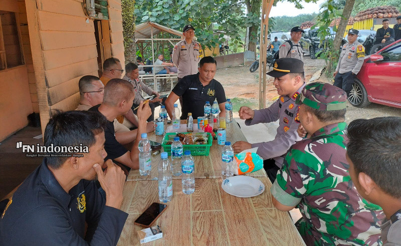Polsek Koto Gasib Sambangi Warga Kampung Empang Pandan Sampaikan Pilkada Damai