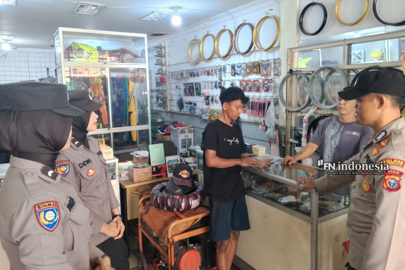 Datangi Pasar Suka Ramai Sat Binmas Polres Bengkalis Kampanyekan Pilkada Damai