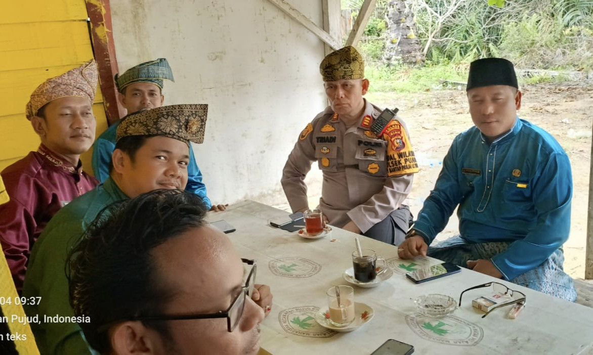 Polsek Pujud Rangkul Tokoh Adat dan Masyarakat Wujudkan Pilkada Damai