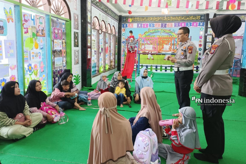 Ngobrol Santai Bersama ibu-ibu, Sat Lantas sampaikan Himbauan Pilkada Damai 2024