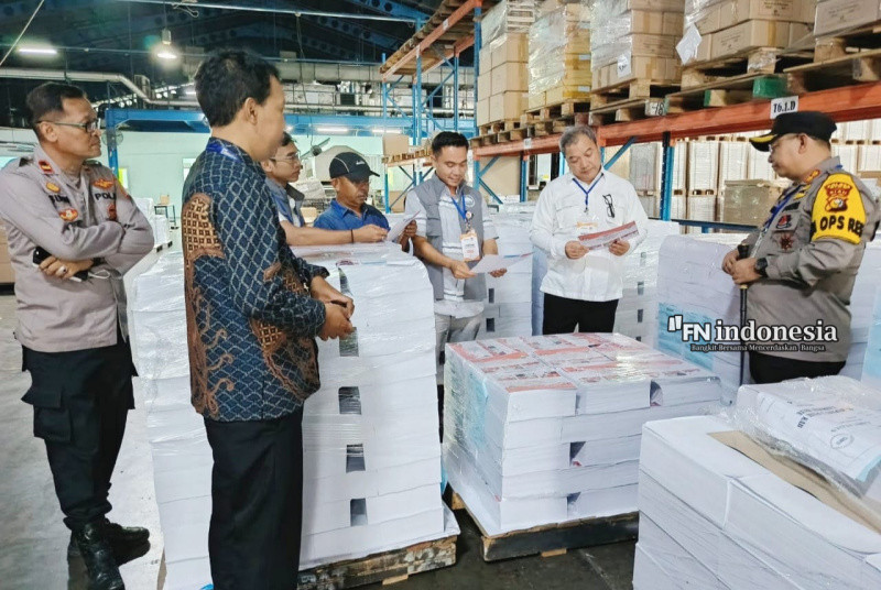 AKBP Asep Sujarwadi dan Kajari Monitoring Percetakan Surat Suara di Bekasi
