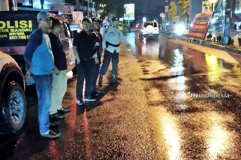 Hujan Badai Tak Halangi Polsek Mandau Gelar KRYD Guna Jaga Situasi Pemilu Tetap Damai