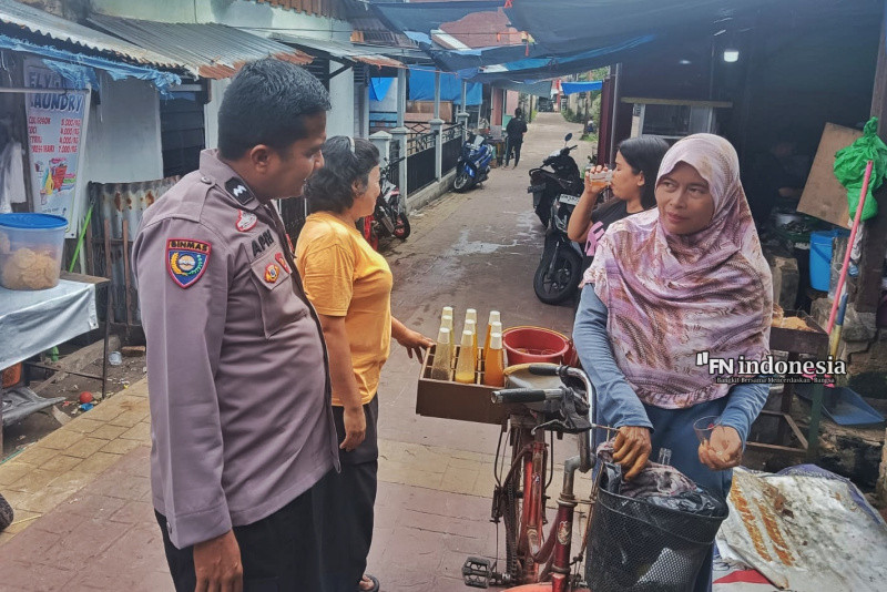 Disela-sela Bertugas, Bhabinkamtibmas Bertemu Mbak Jamu Keliling, Cooling System iki Opo Pak?