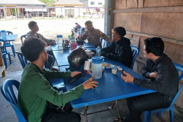 Bhabinkamtibmas Ajak Pemuda Ciptakan Pilkada Damai di Kelurahan Damon