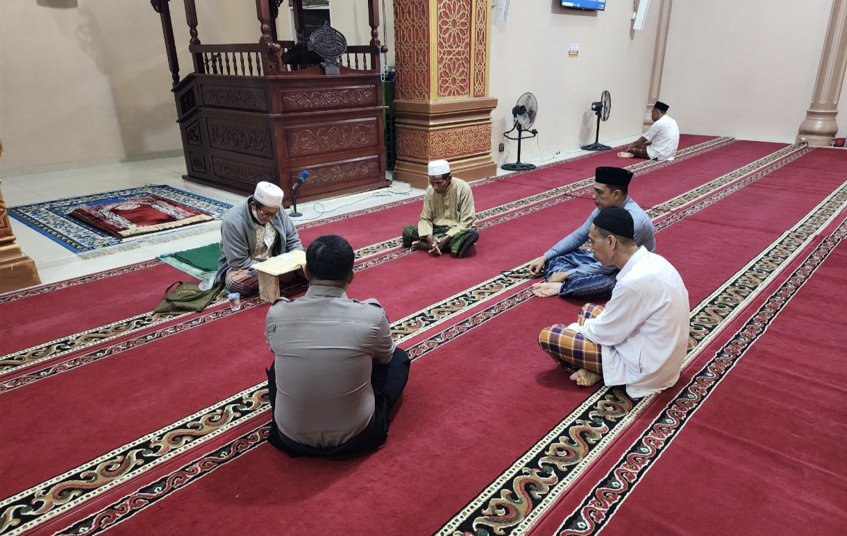 Ciptakan Suasana Kondusif Pilkada, Personel Polsek Kabun Gelar Cooling System