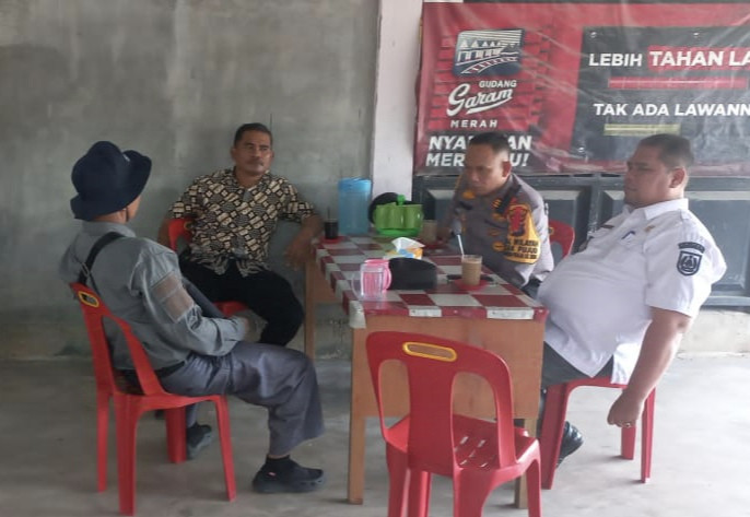Bersama Camat, Kapolsek Pujud Ajak Warga Sukseskan Pilkada Serentak