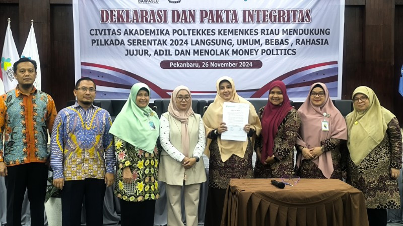 Civitas Akademika dan Ratusan Mahasiswa Poltekkes Riau Deklarasi Tolak Money Politics