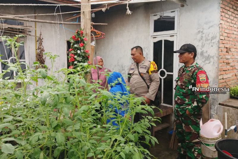 Personel Polsek Tualang Giat Penanaman Bibit Tanaman Bergizi Dukung Ketahanan Pangan Nasional
